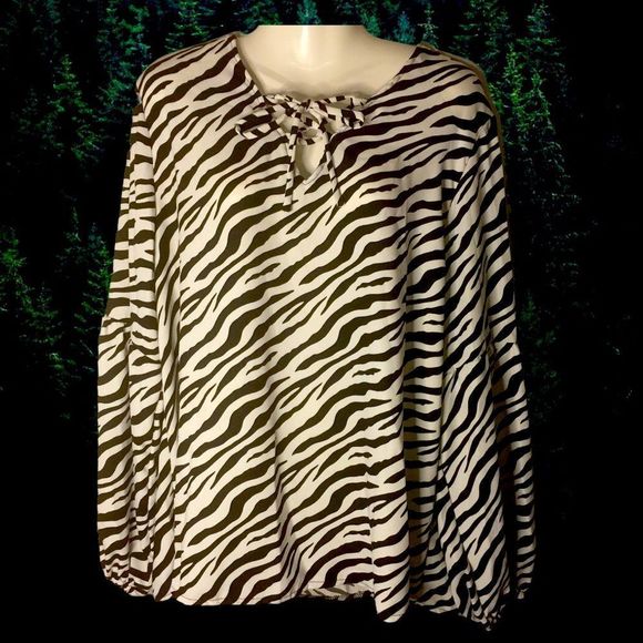 Zebra  Plus Size Blouse - Picture 3 of 6